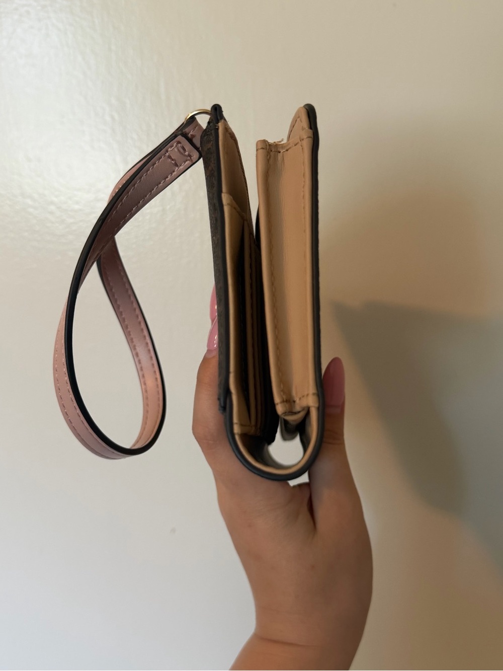 Guess Signature Brown and Pink Wallet Like New - Picture 5 of 13